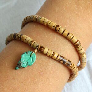 NWOT Handmade Beaded Coconut Shell & Turquoise Leaf Charm Elastic Bracelet Set